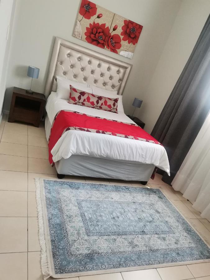 איסט לונדון Ikhwezi Guest House מראה חיצוני תמונה